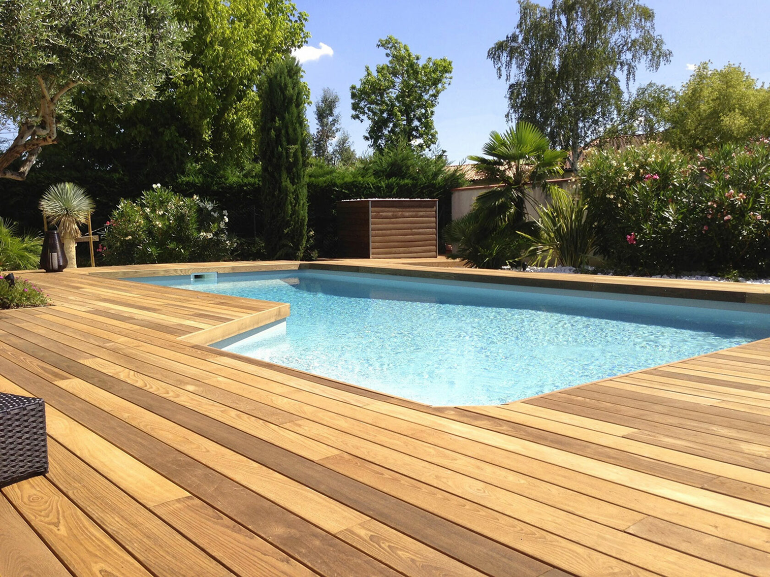 Pool deck building in the Austin area